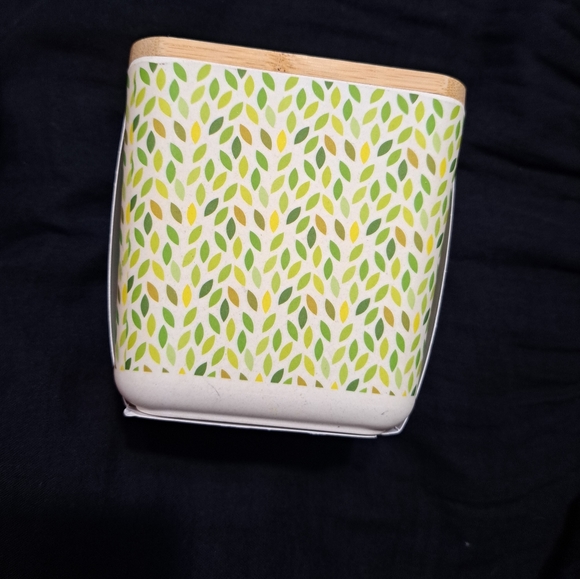 Bamboo canister - Picture 2 of 4